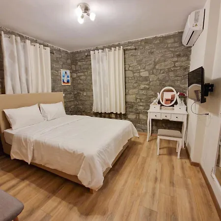 The Stone House شقة فندقية Përmet