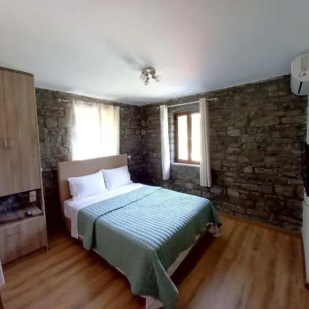 Aparthotel The Stone House *
