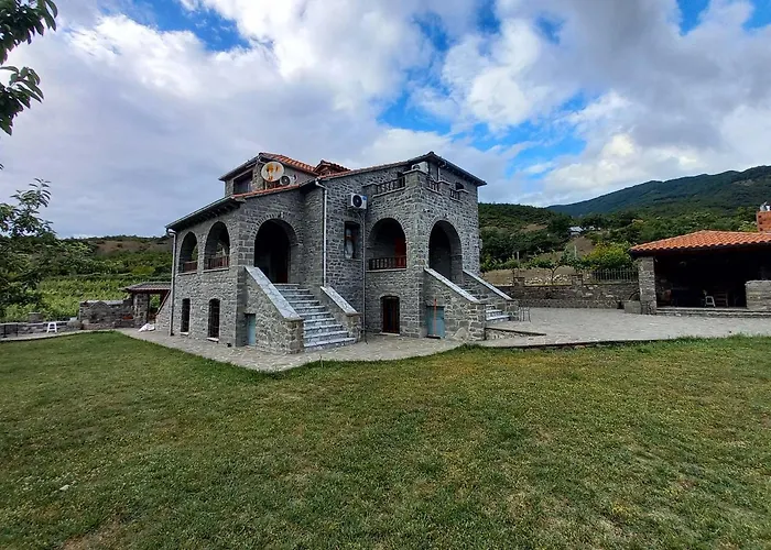 The Stone House 公寓式酒店 Përmet