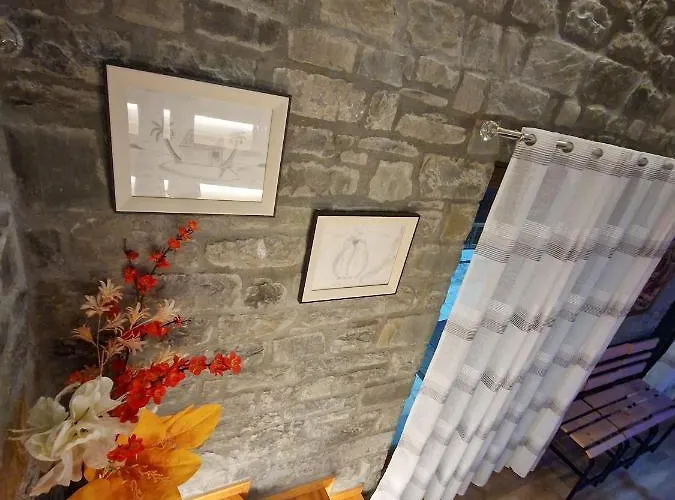 The Stone House 公寓式酒店 3*