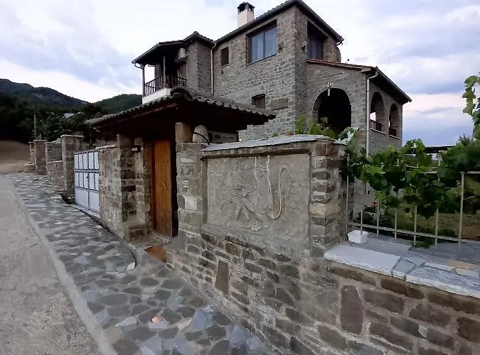 公寓式酒店 The Stone House Përmet