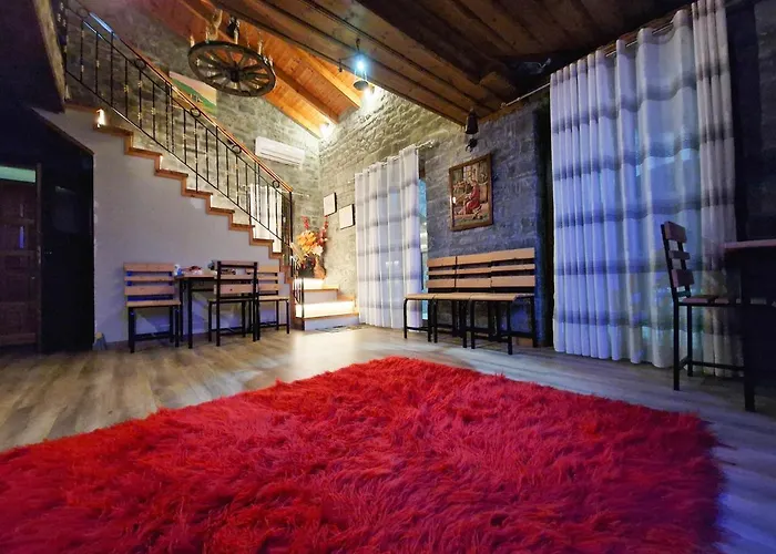 The Stone House 公寓式酒店 Përmet