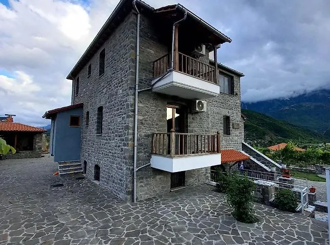 The Stone House 公寓式酒店 3*