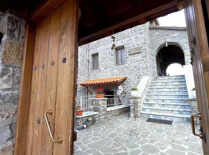 The Stone House 3* Përmet